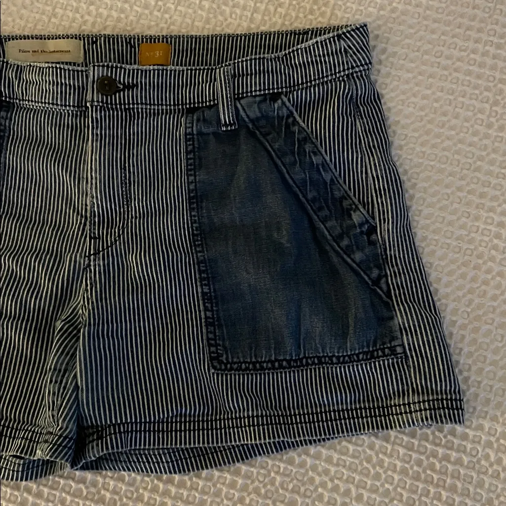 ANTHROPOLOGIE Pilcro and the Letterpress Railroad Stripe Denim Shorts Size 31 - Image 6