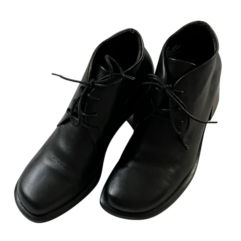 Vintage heeled boots 8.5 ankle bootie black leather lace up 90s Minimalist Y2K - Image 3