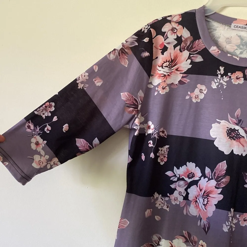 Floral Purple Blouse Size L - Image 3