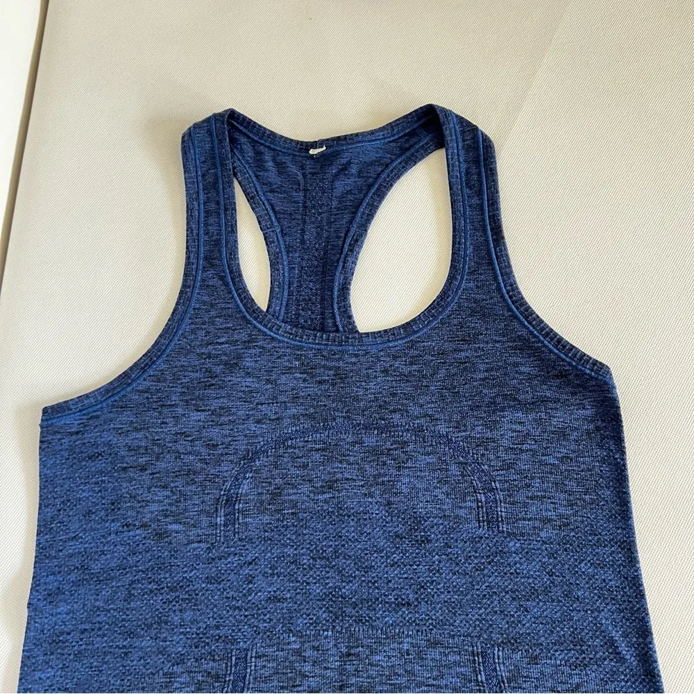 Lululemon Athletica Swiftly Tech Size 6 Racerback Seamless Sleeveless Navy Blue - Image 6
