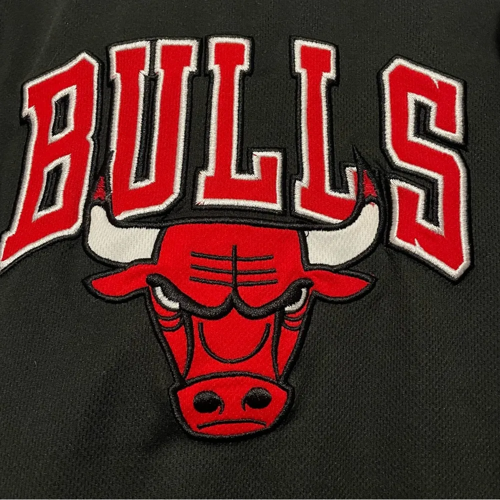Chicago Bulls Jersey - Image 3