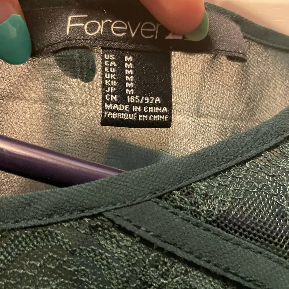 Hunter green sheer top with lace detail - Image 3