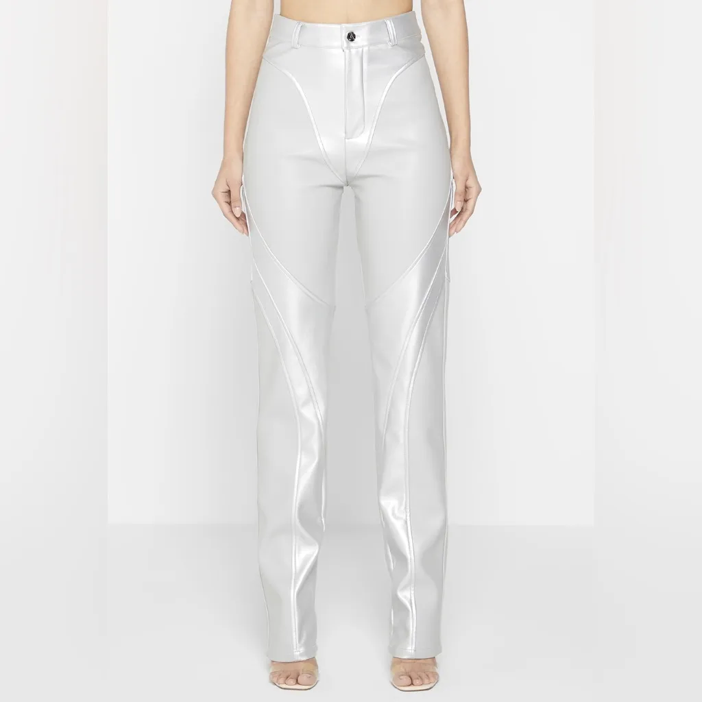 Maniere De Voir NWT Gray Silver Faux Leather Metallic High Waist Trousers Pants - Image 2