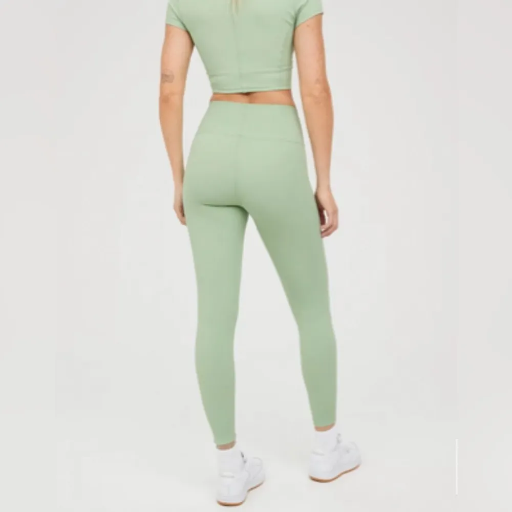 OFFLINE By Aerie Goals 7/8 Length Ribbed Legging in Ticket Green Size M - Image 2