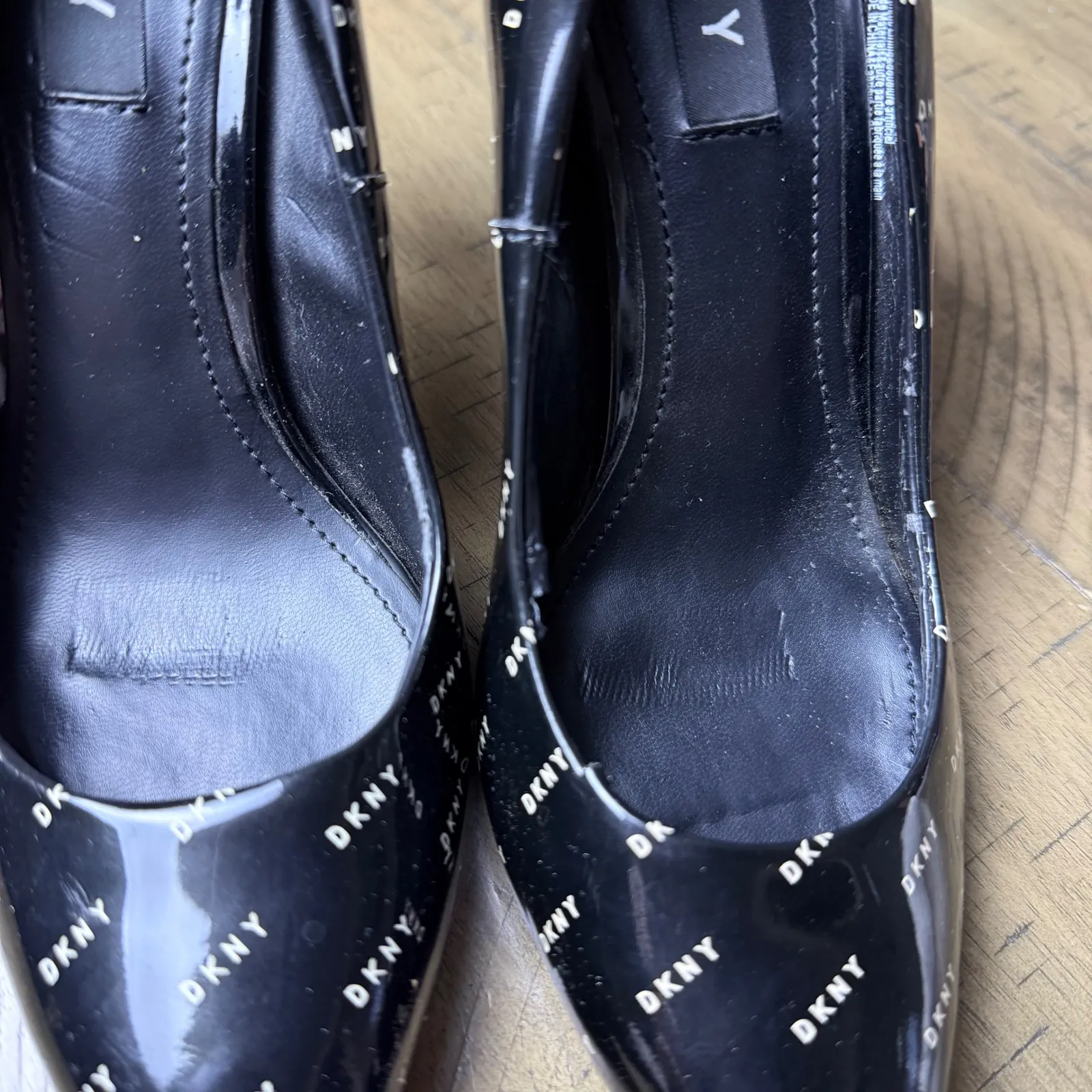 DKNY REEMA Black Patent Leather All Over Logo Stiletto Heels Pumps Women Sz 6.5 - Image 6