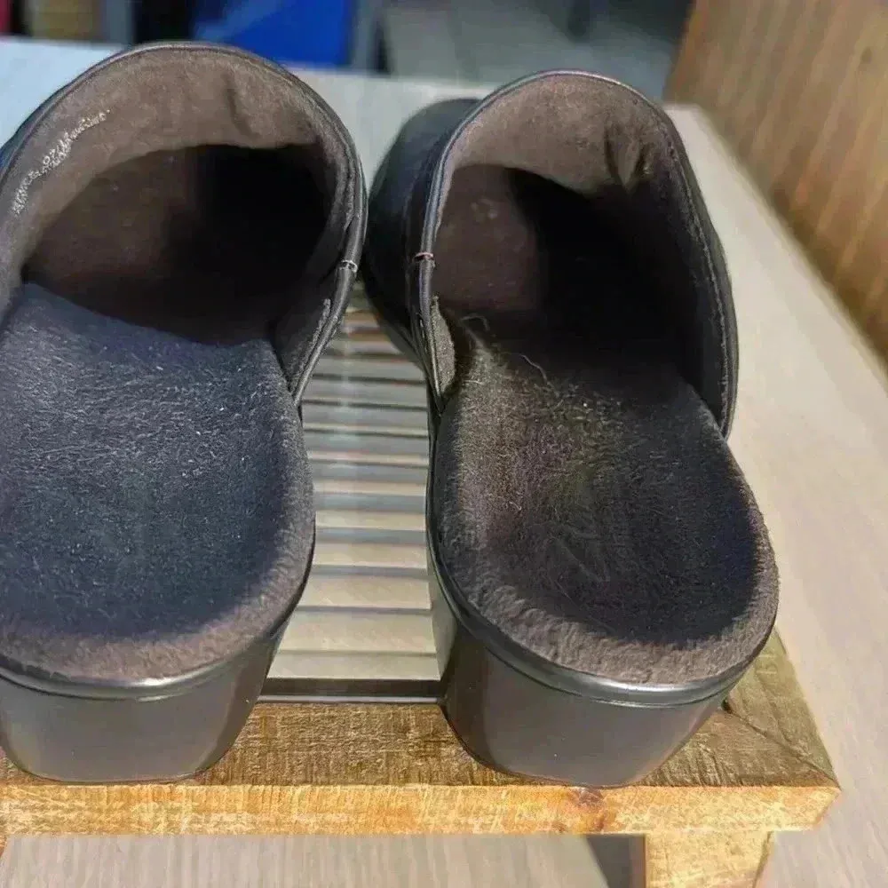 Clark Bendables Brown Leather Round Toe Low Heel Mules - Image 5