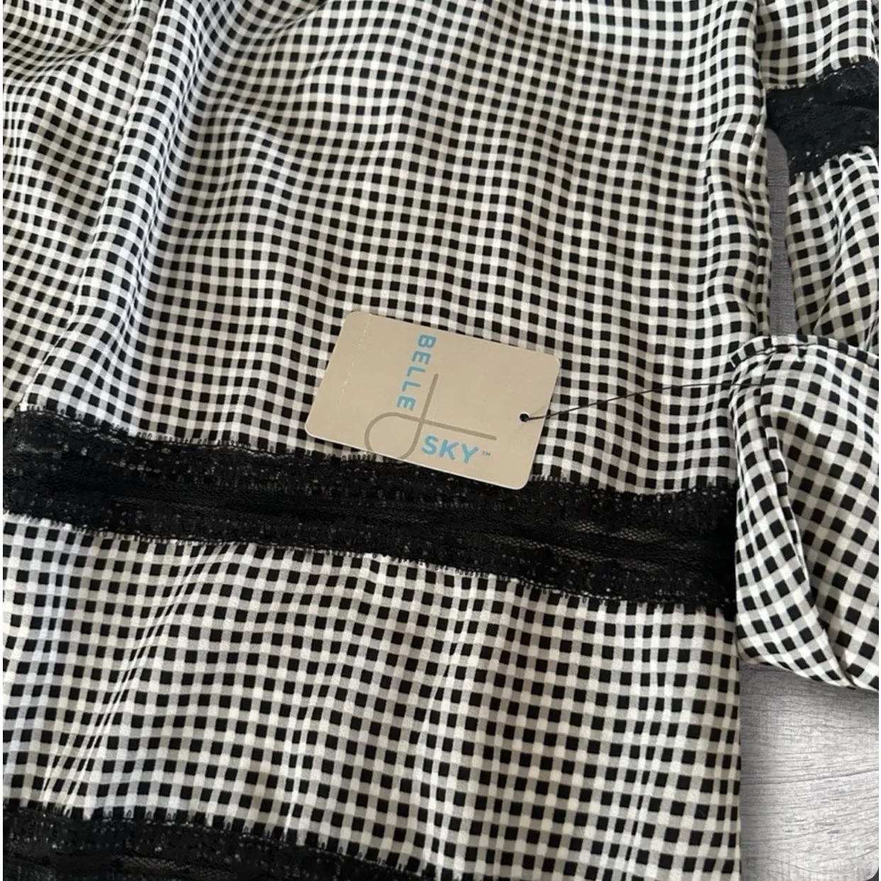 Belle & Sky NEW Off Shoulder Gingham Top Womens M Bell Sleeve Peasant Milkmaid Black Size M - Image 4