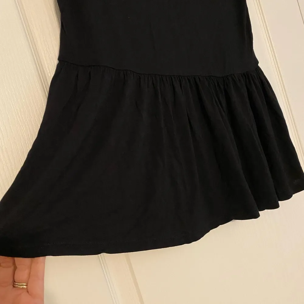 Black Peplum V - Image 8
