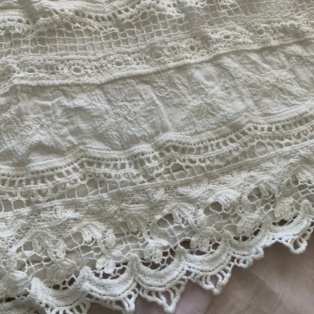 pink republic white crochet knit lace tank… - Image 3