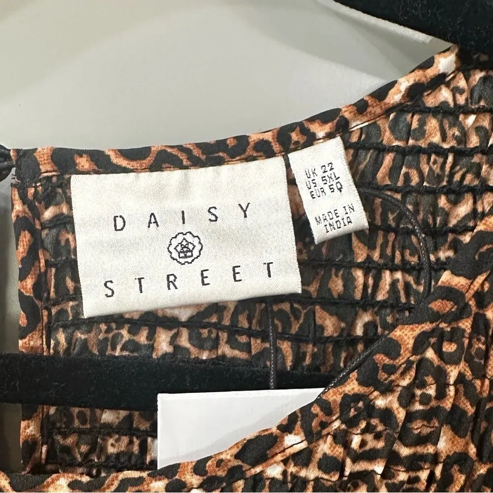 NWT Daisy Street ASOS Leopard Long Sleeve Smocked Midi Dress Size 5X - Image 5