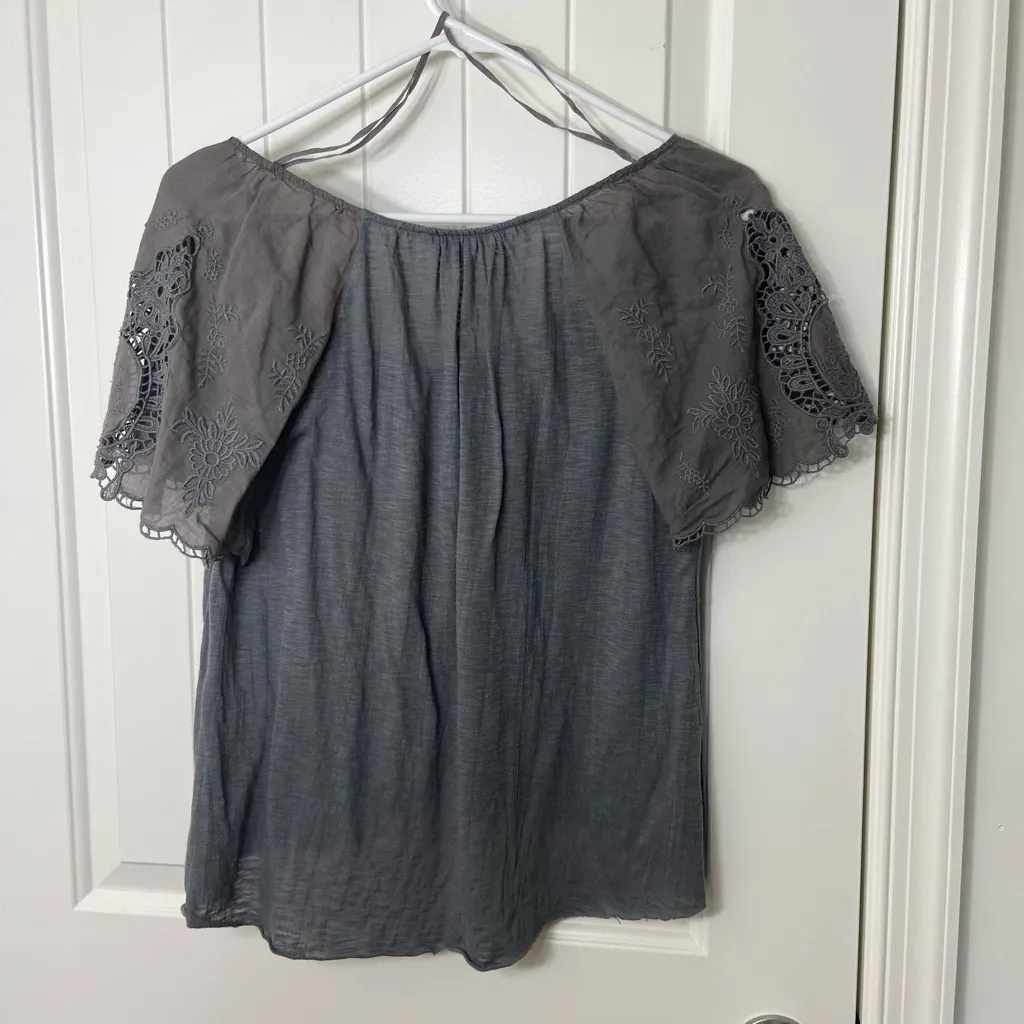 American Eagle Outfitters women’s gray embroidered loose sleeve lightweight top‎ - Image 5