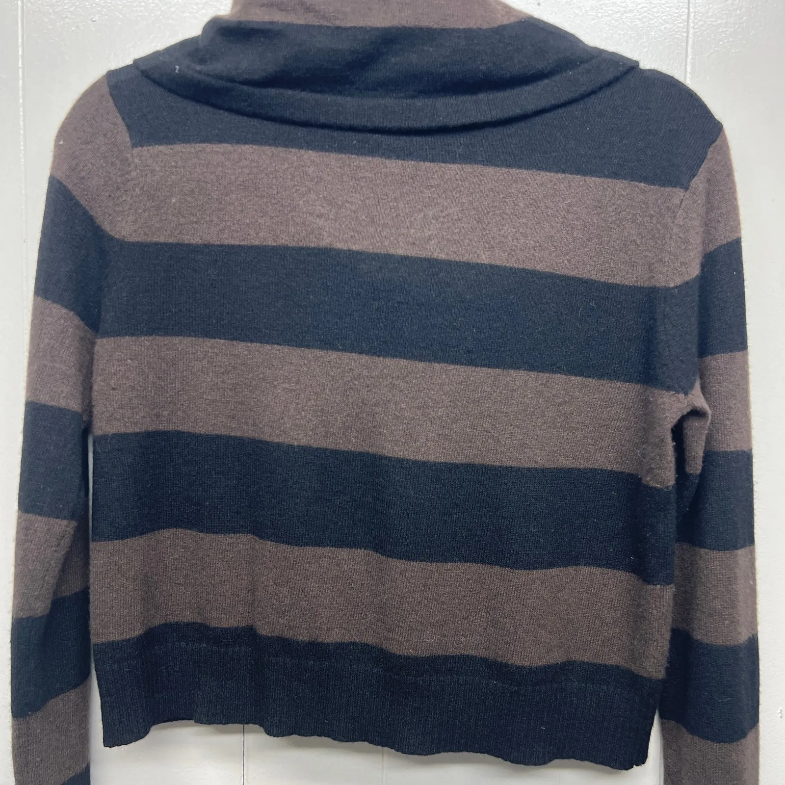 BCBG Maxazria Crop Cowl Neck Striped Women's Sweater Size Small Black & Brown - Image 5