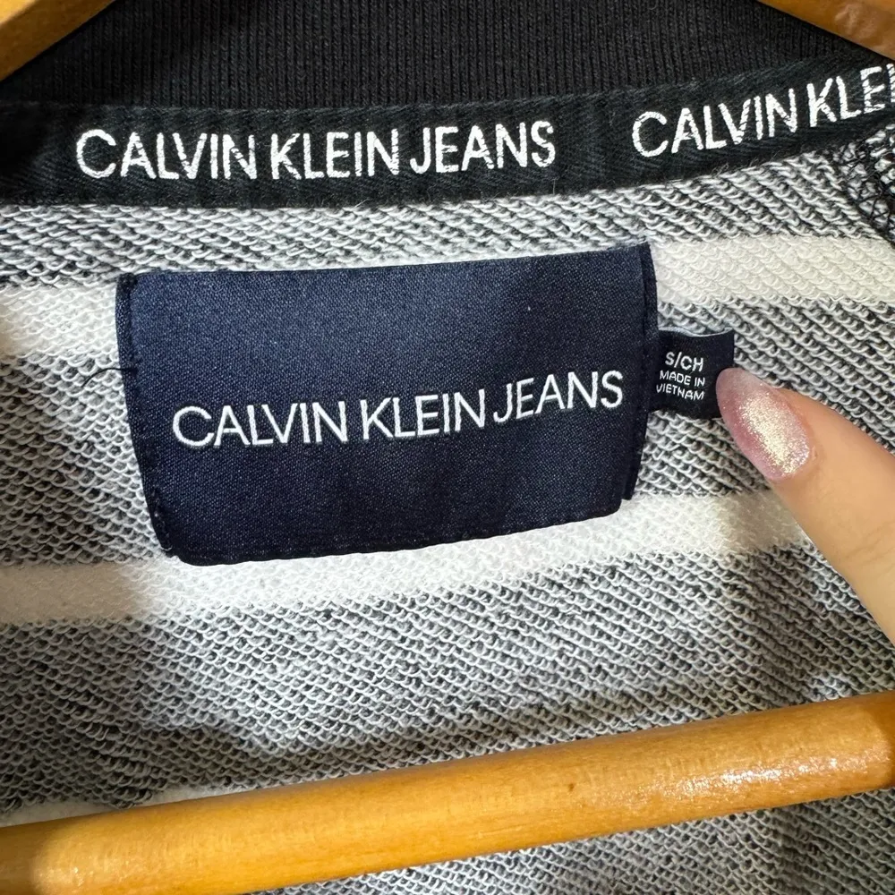 Calvin Klein French Terry Logo Crop Top Black - Image 5