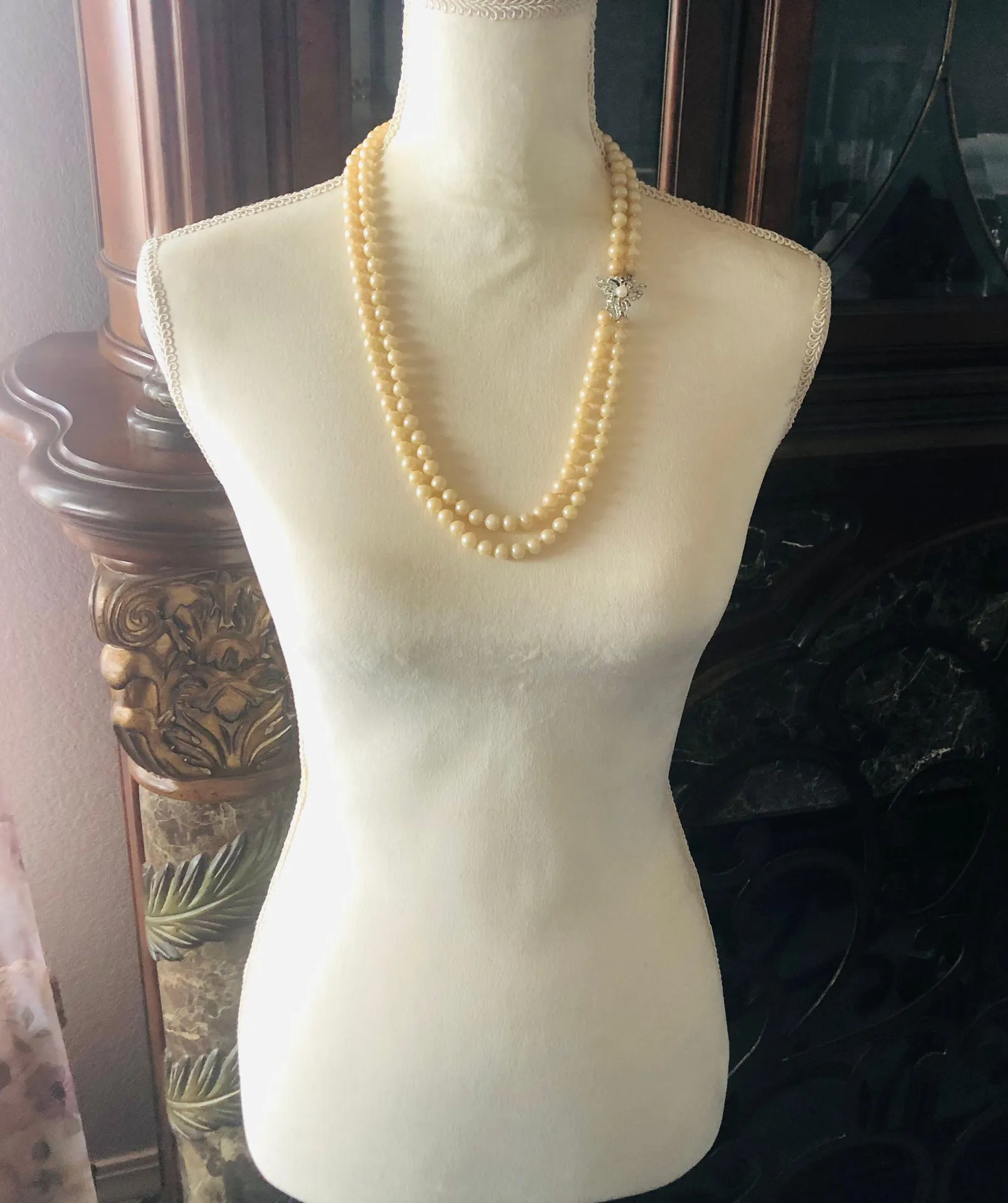Vintage mid century double strand heavy glass pearl necklace Silver - Image 4