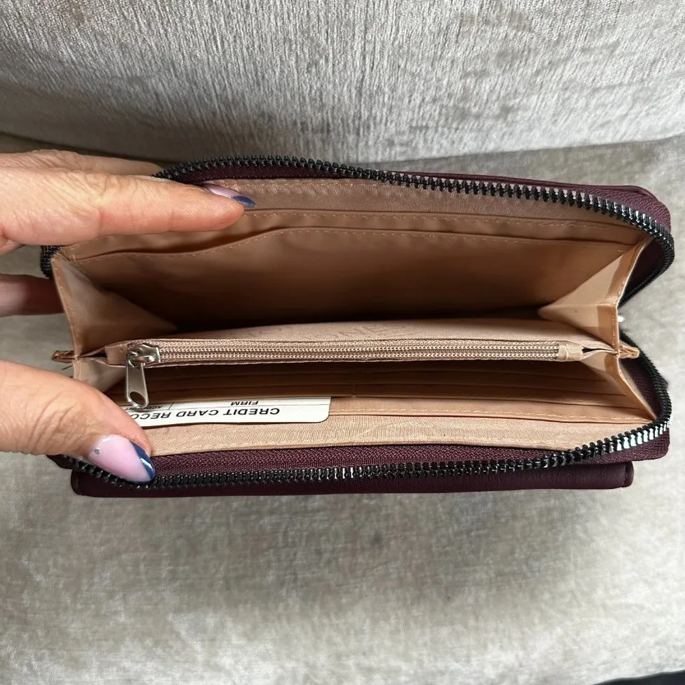 Jones New York Signature Wallet - Image 2