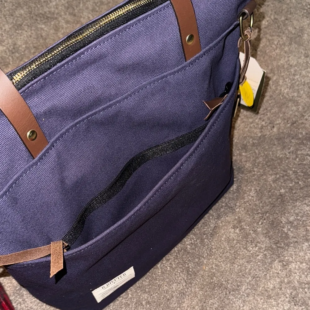 R. Riveter The Ada Canvas Tote Blue - Image 5