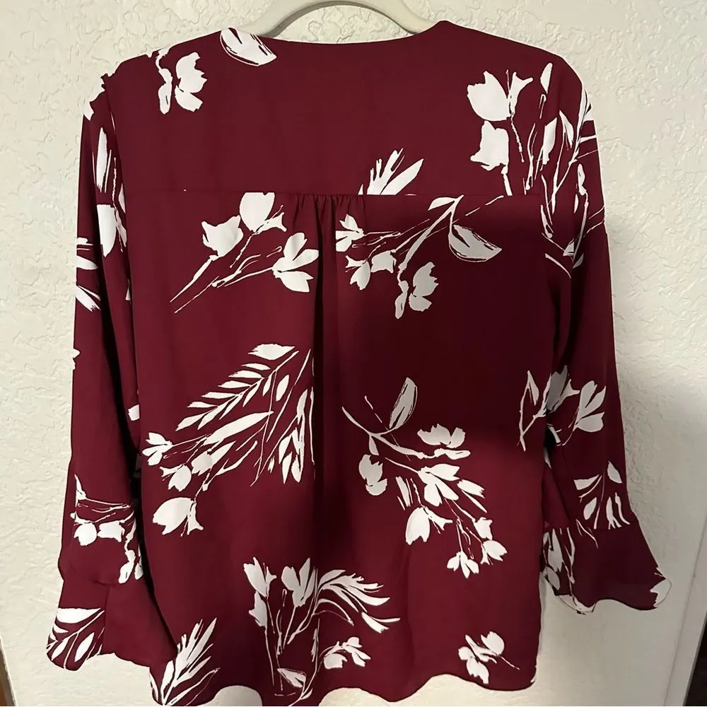 VINCE CAMUTO Women' Maroon ‎ Ruffled Pleated Floral Flutter Sleeve V Neck Blouse - Image 9