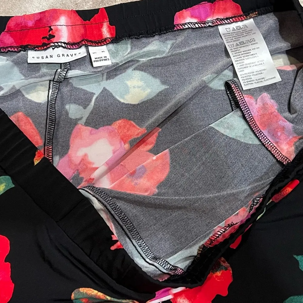 NEW Susan Graver floral wide leg high rise pull on capri pants black red XL - Image 7