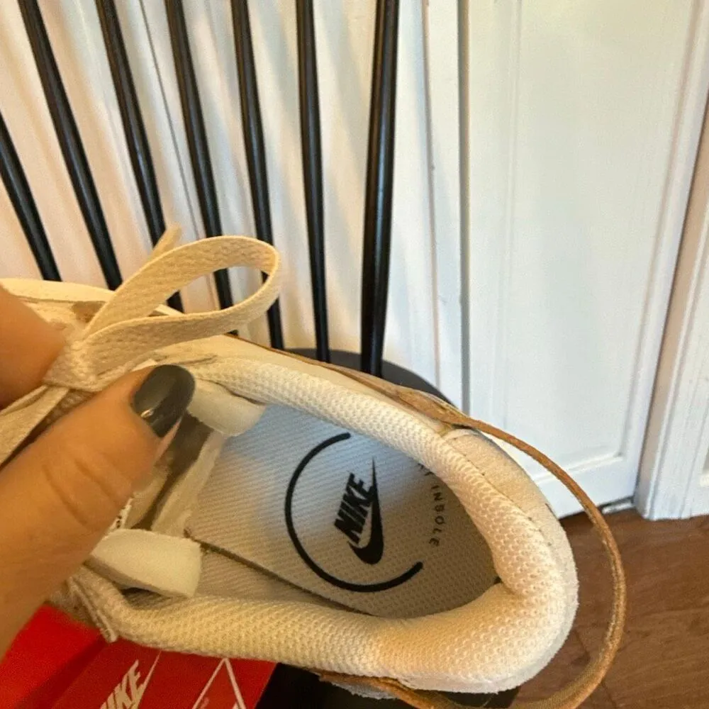 Nike NWB waffle Debut ESS gold sneaker size 6 - Image 10