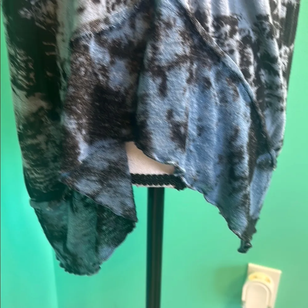 T Party Black and Blue cold shoulder top - Image 7