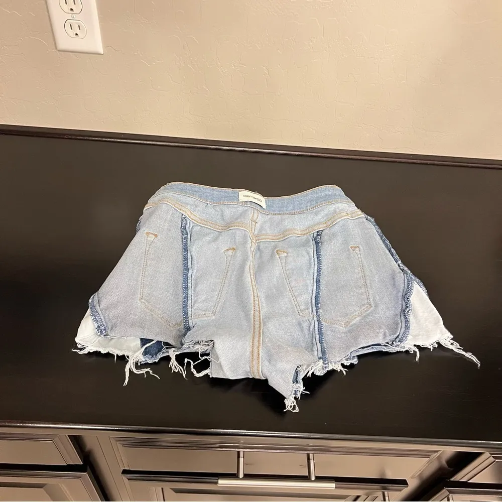 Driftwood Colorblock highrise jeans shorts, frilled hem, size 25 - Image 14