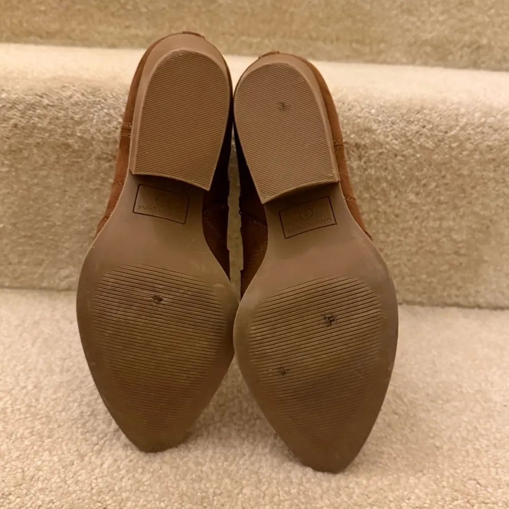 Kari Blue Faux Suede Round Toe Zip Up Western Booties Cognac Brown Size 7 - Image 7