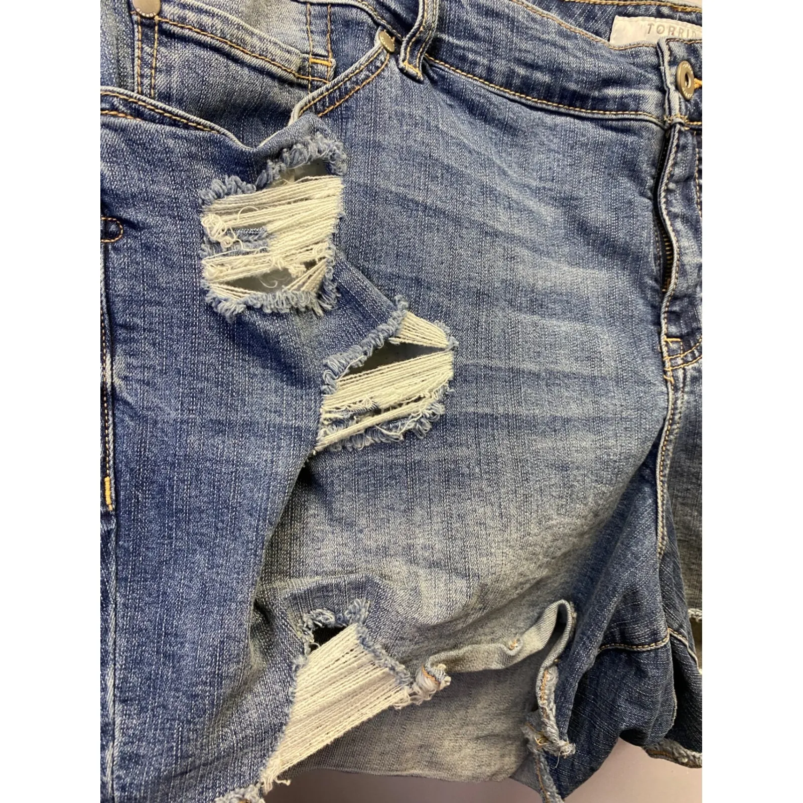 Torrid Distressed Denim Shorts Y2K Retro Curvy Festival Casual Cutoffs Size 26 - Image 2