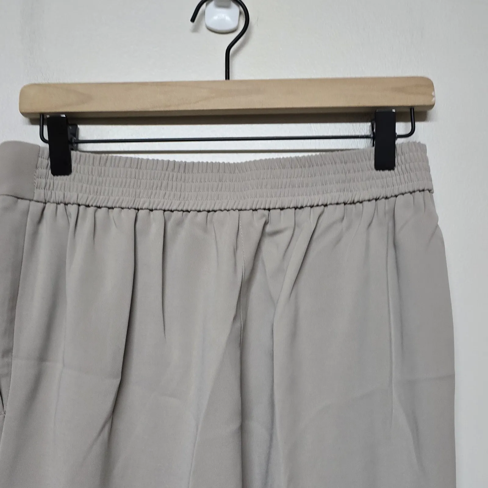 Quince Women's Stretch Crepe Pleated Wide Leg Pants Sand-Tan sz 8 NWT 30" Inseam - Image 5