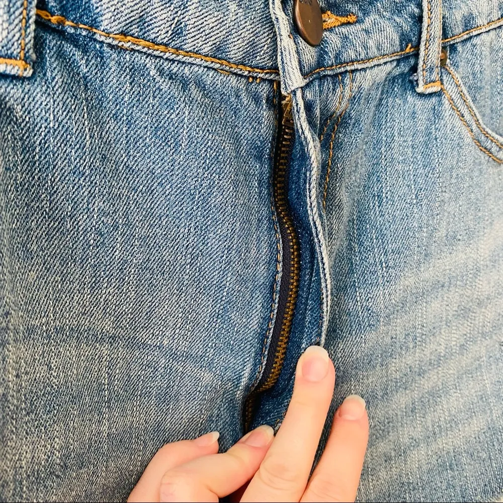 BDG by Urban Outfitters High-Rise Cheeky Denim Shorts Blue Sz 31 - Image 3