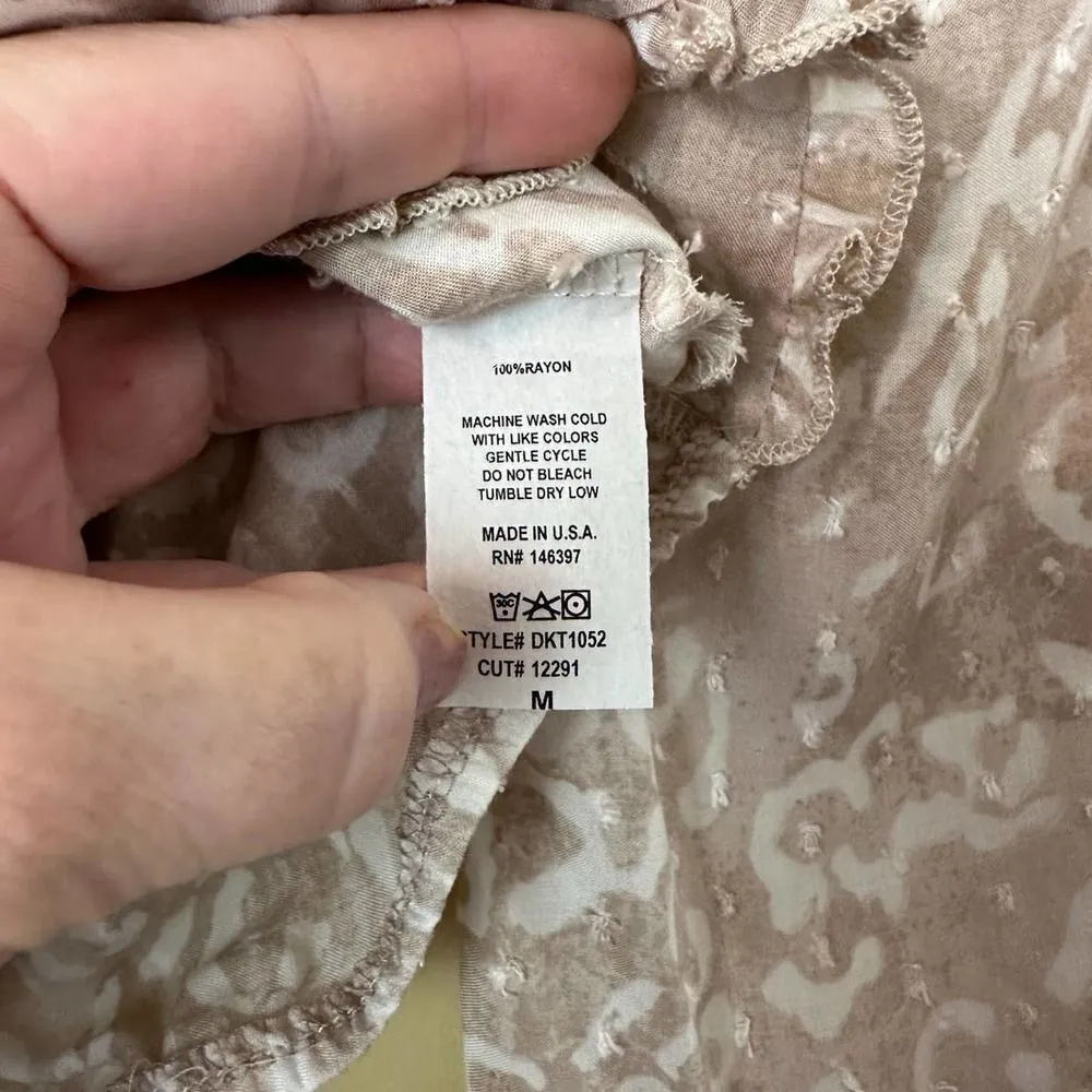 Endless Blu. Crop Blouse Size Large Tan - Image 11