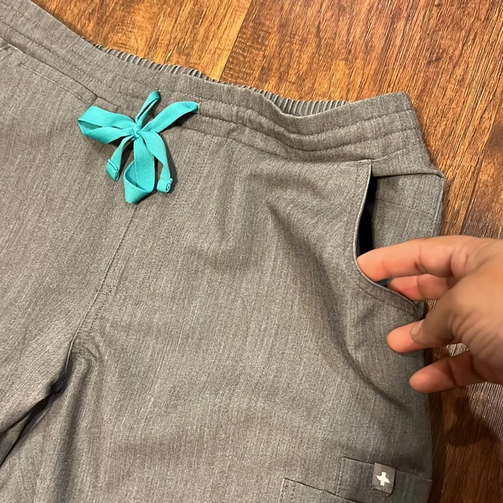 Figs Yola Skinny Scrub Pants - Image 4