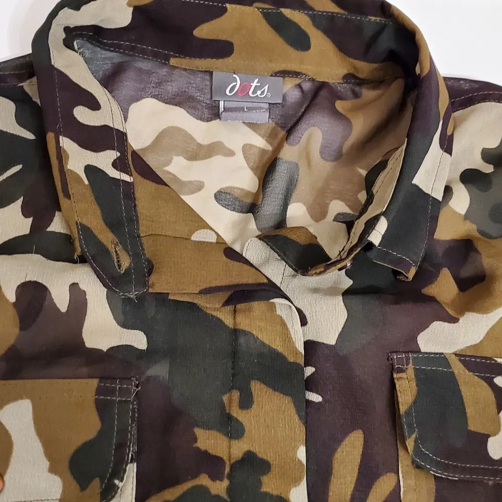 Dots Womens Army Green Camofaluge Longsleeve Shirt Size L - Image 5