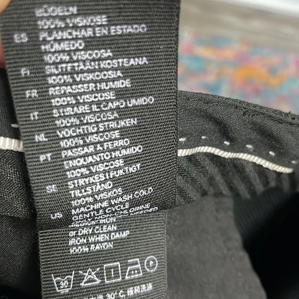 & Other Stories Pleated Shorts - Image 3