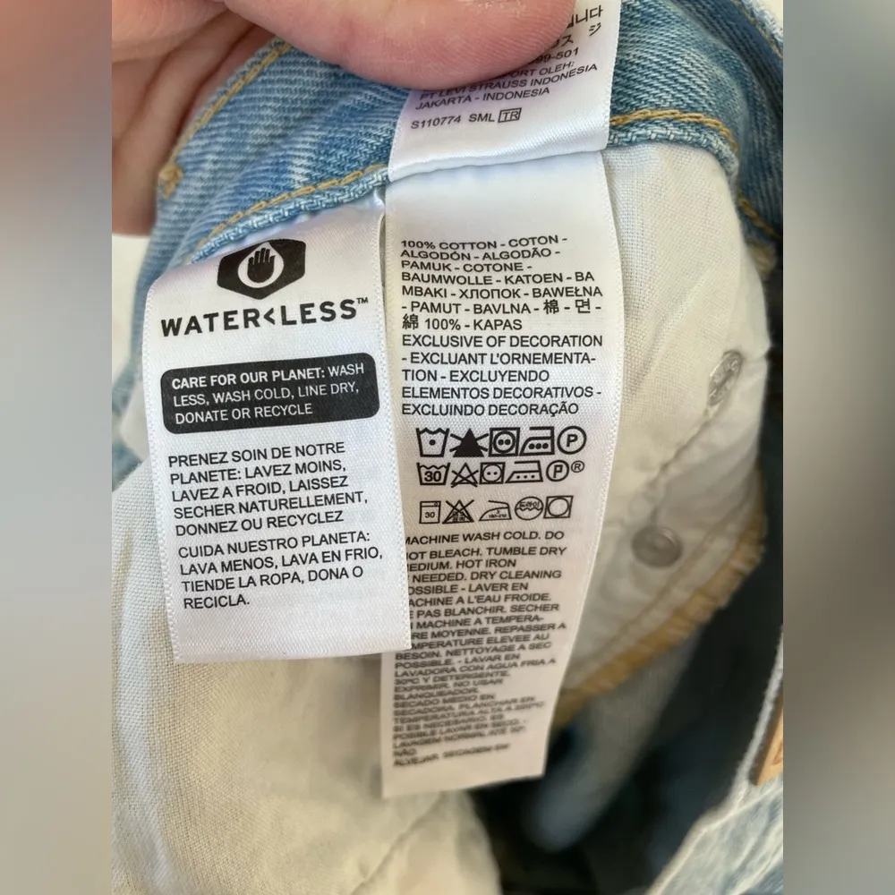 LEVI'S 501® '90s Women's Jeans, Shout Out Stone - Medium Wash; W 25”/L 30” - Image 10