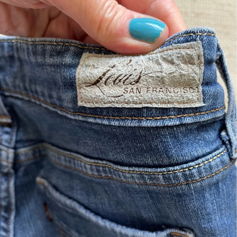 Levi’s Demi Curve Cropped Jeans Size 6/28 - Image 5