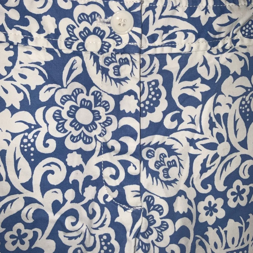 Talbots Perfect Skimmers~Capris~Blue & White Floral~Cotton~Petite~Casual~6P - Image 4