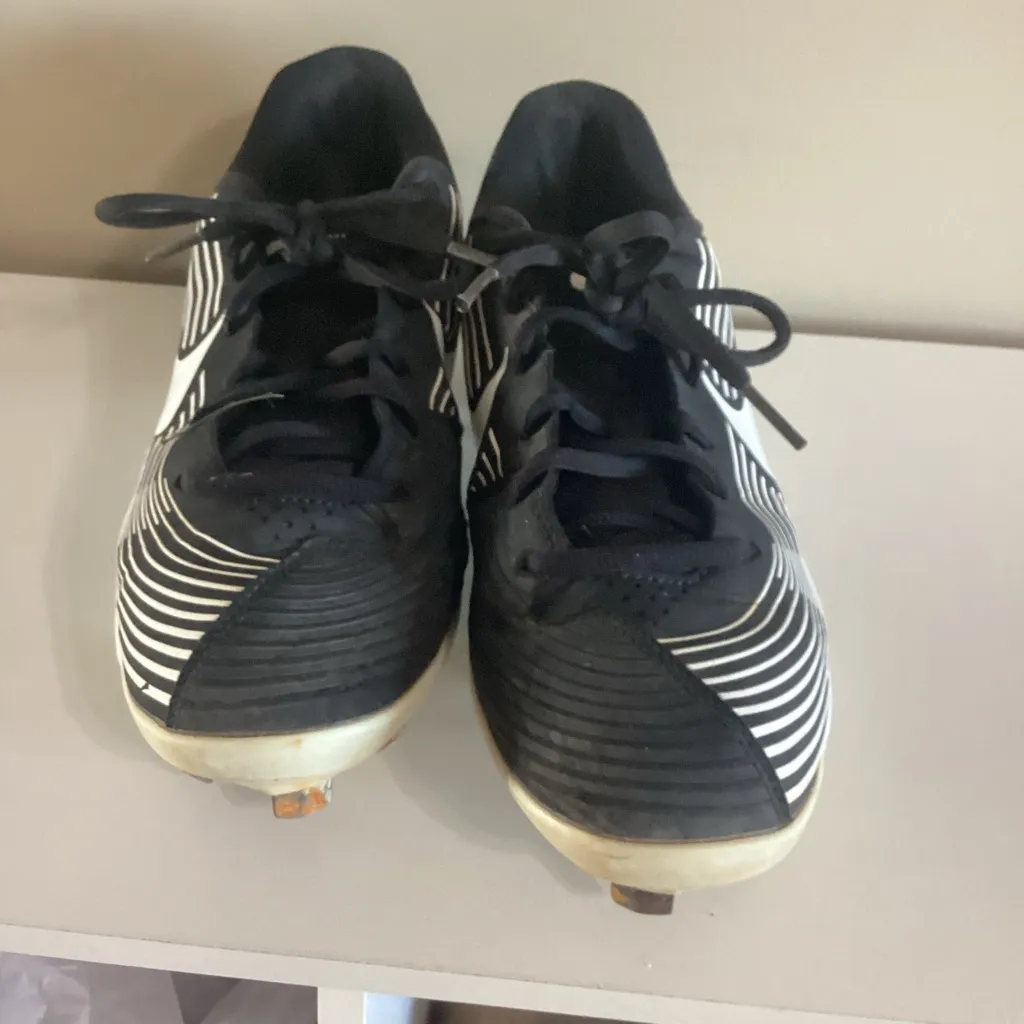 Nike Black and White softball  Cleats size 6.5 - Image 2