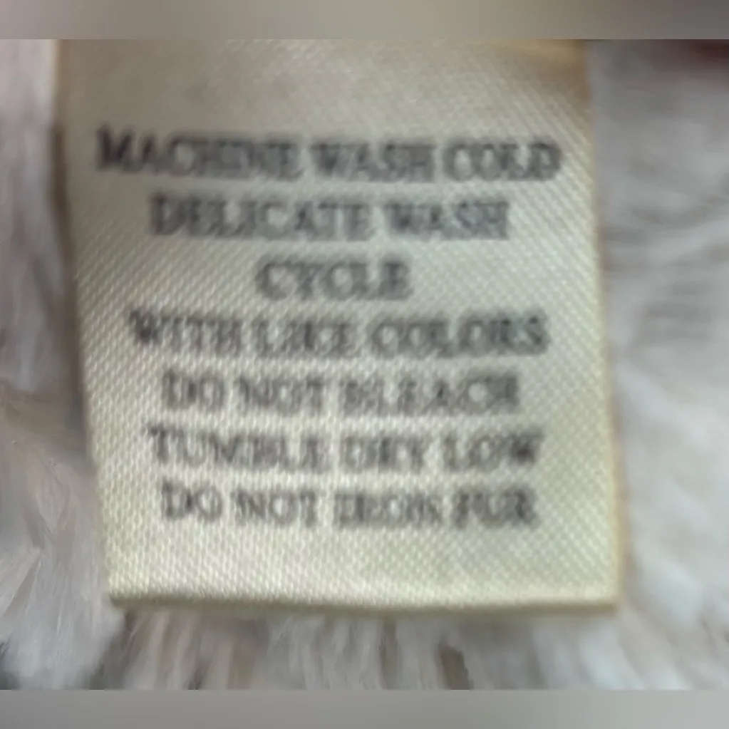 Dylan XL Oversized Faux Fur Jacket Vest - Image 8