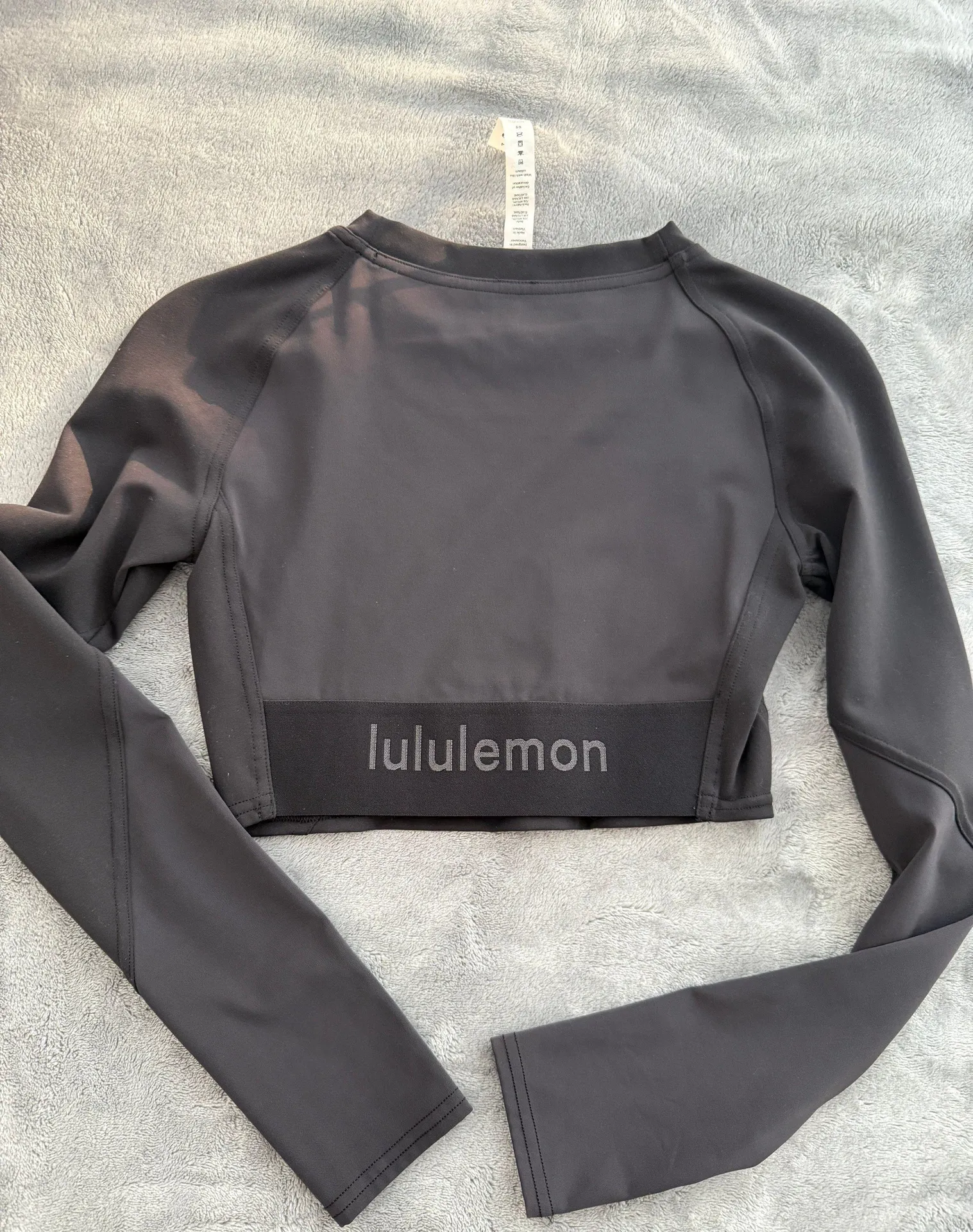 Cropped Long Sleeve - Image 4