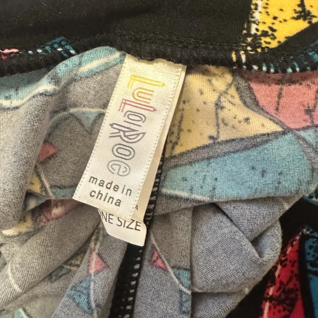 LuLaRoe women Leggings with Kite Design in Black, Red, Yellow, and Blue - Image 4