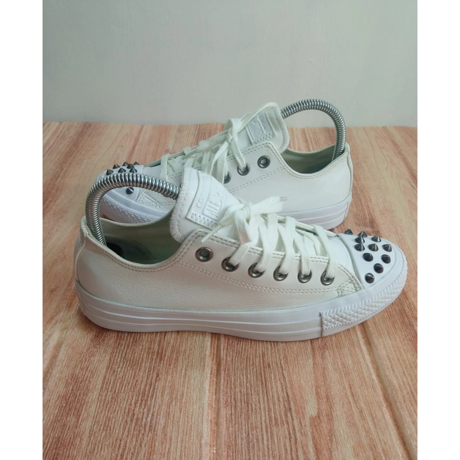 Converse Women's Chuck Taylor All Star 559869C Shoes White Estoperoles Size 7 - Image 2