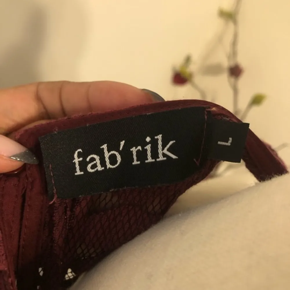 Fab’rik Lace Overlay Bodycon Midi Dress L - Image 9