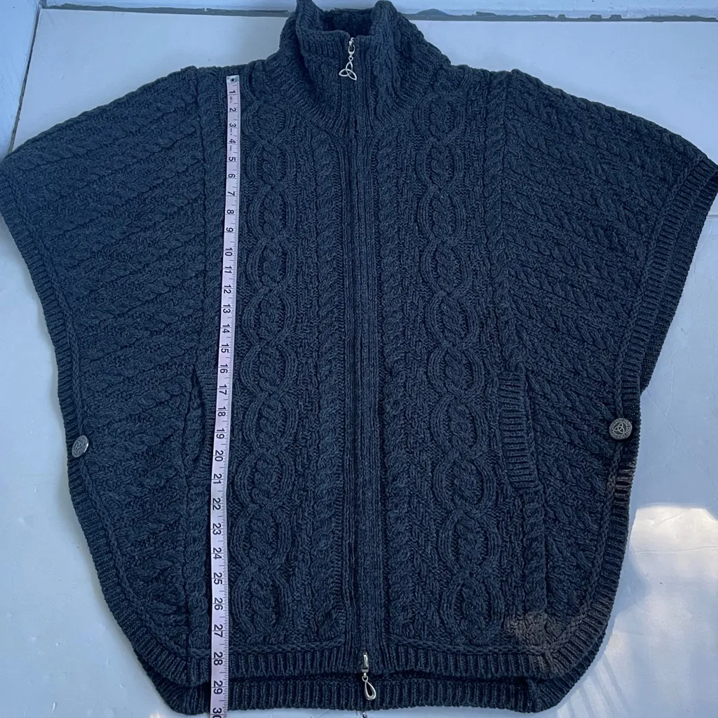 Aran Mor Batwing Jacket with Celtic Knot Zipper Pull Charcoal Poncho Medium Gray - Image 16