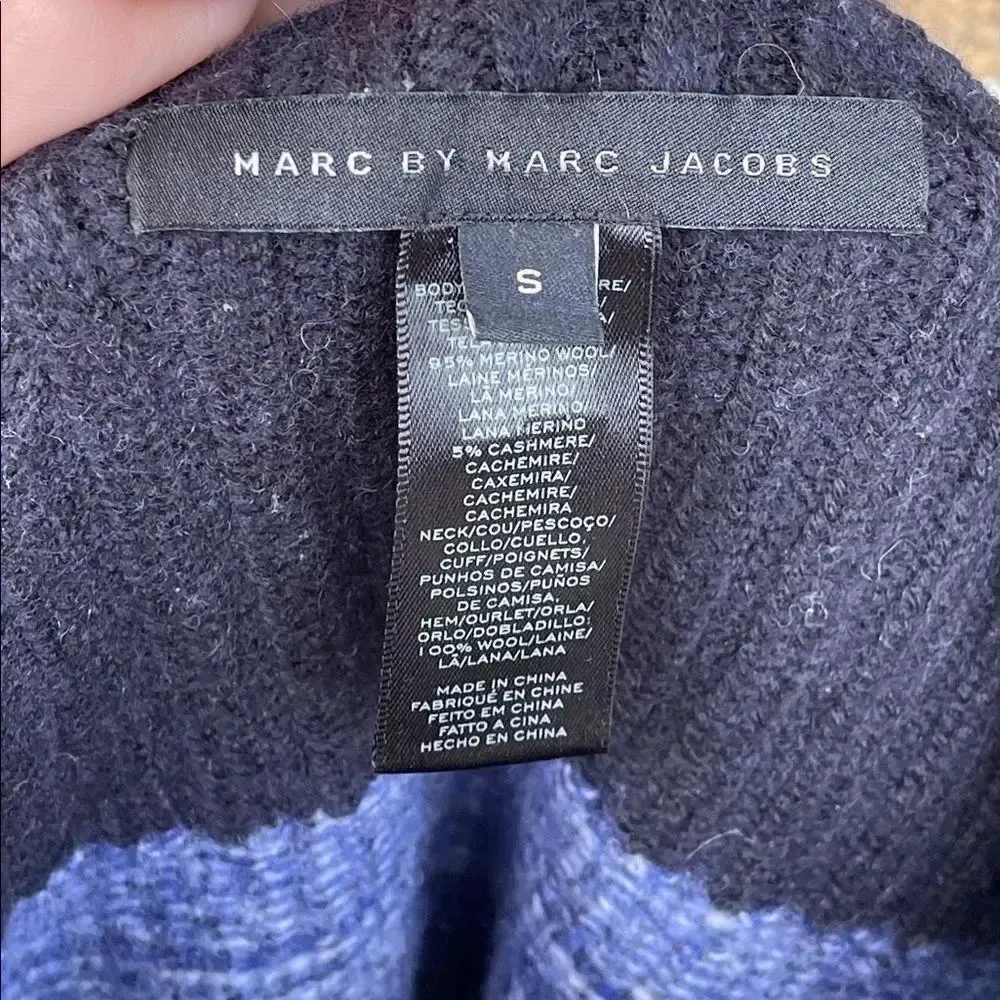 Marc Jacobs Wool/Cashmere sweater small - Image 4
