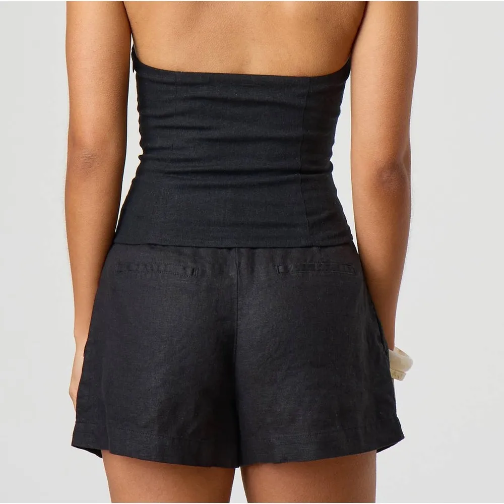 Glassons Black TAILORED LINEN SHORT - Image 3