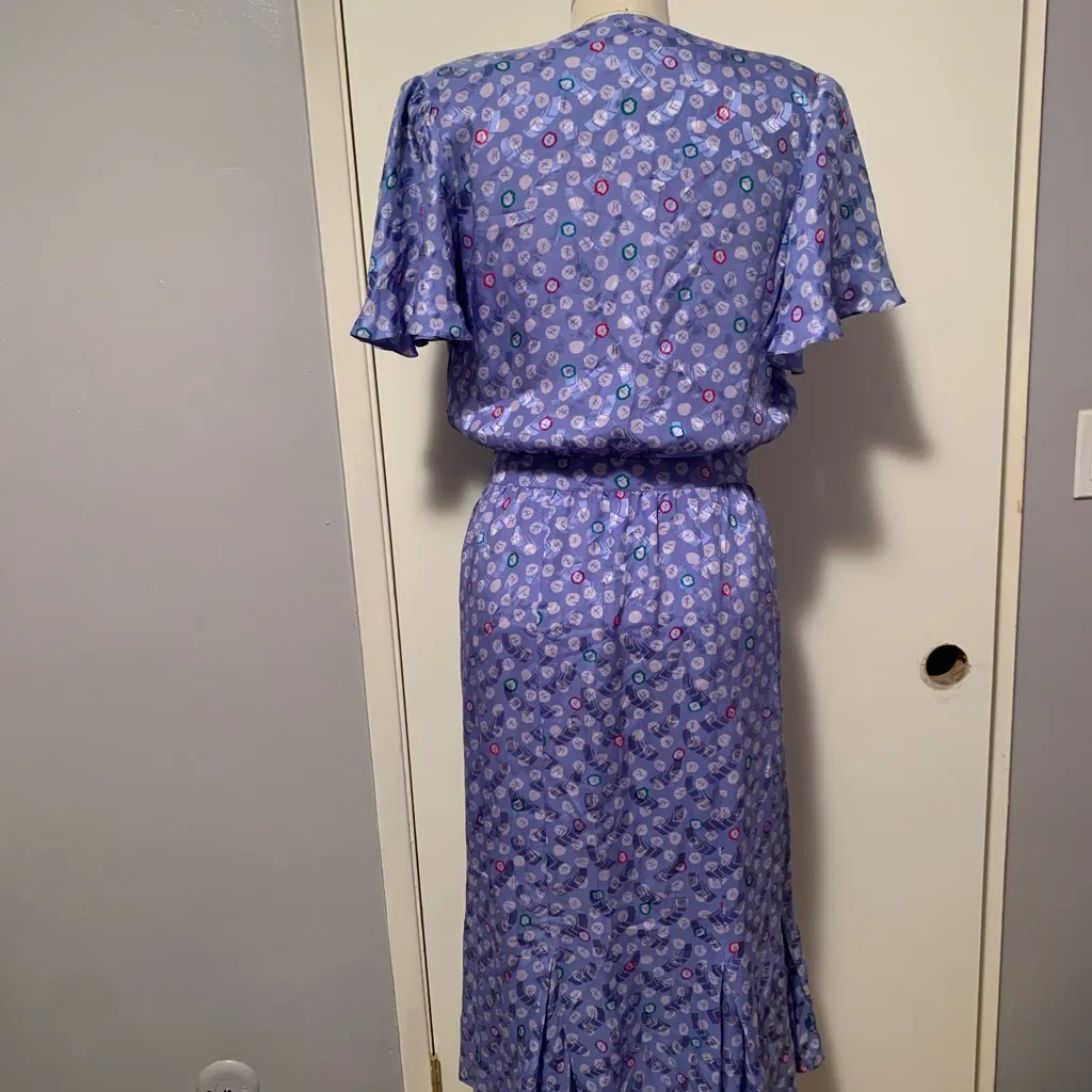 Maggy London by Jeannene Booher vintage printed periwinkle silk dress Size 12 - Image 3