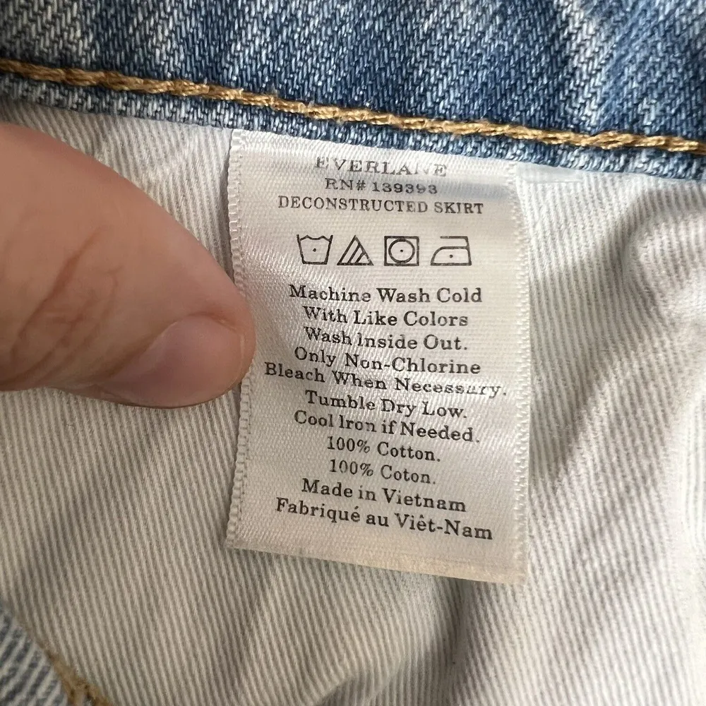 Everlane Denim Mini Skirt Blue Deconstructed Raw Hem Y2K Style Jean Skirt Sz 26 - Image 3