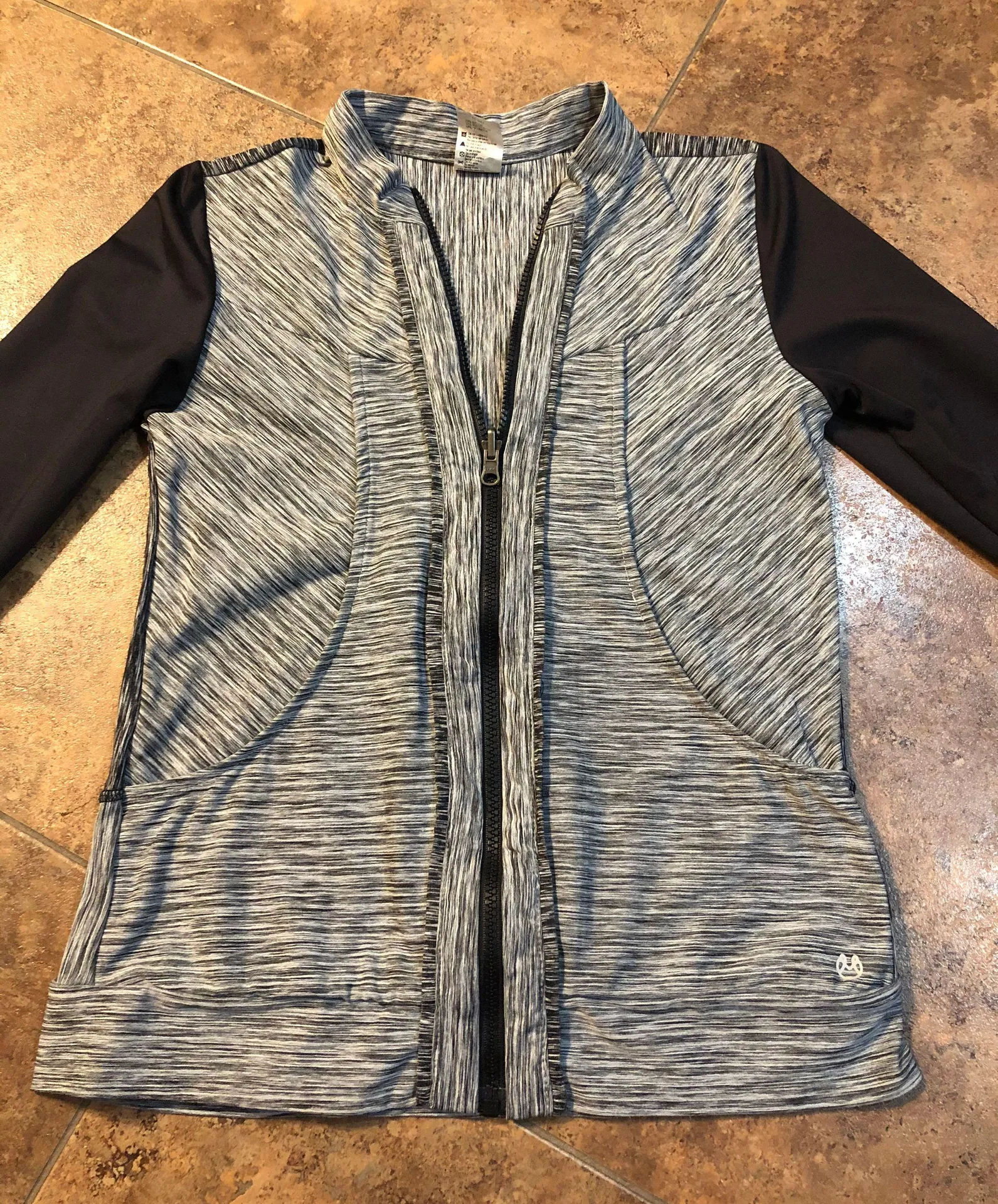Maaji Jacket Size Small - Image 3