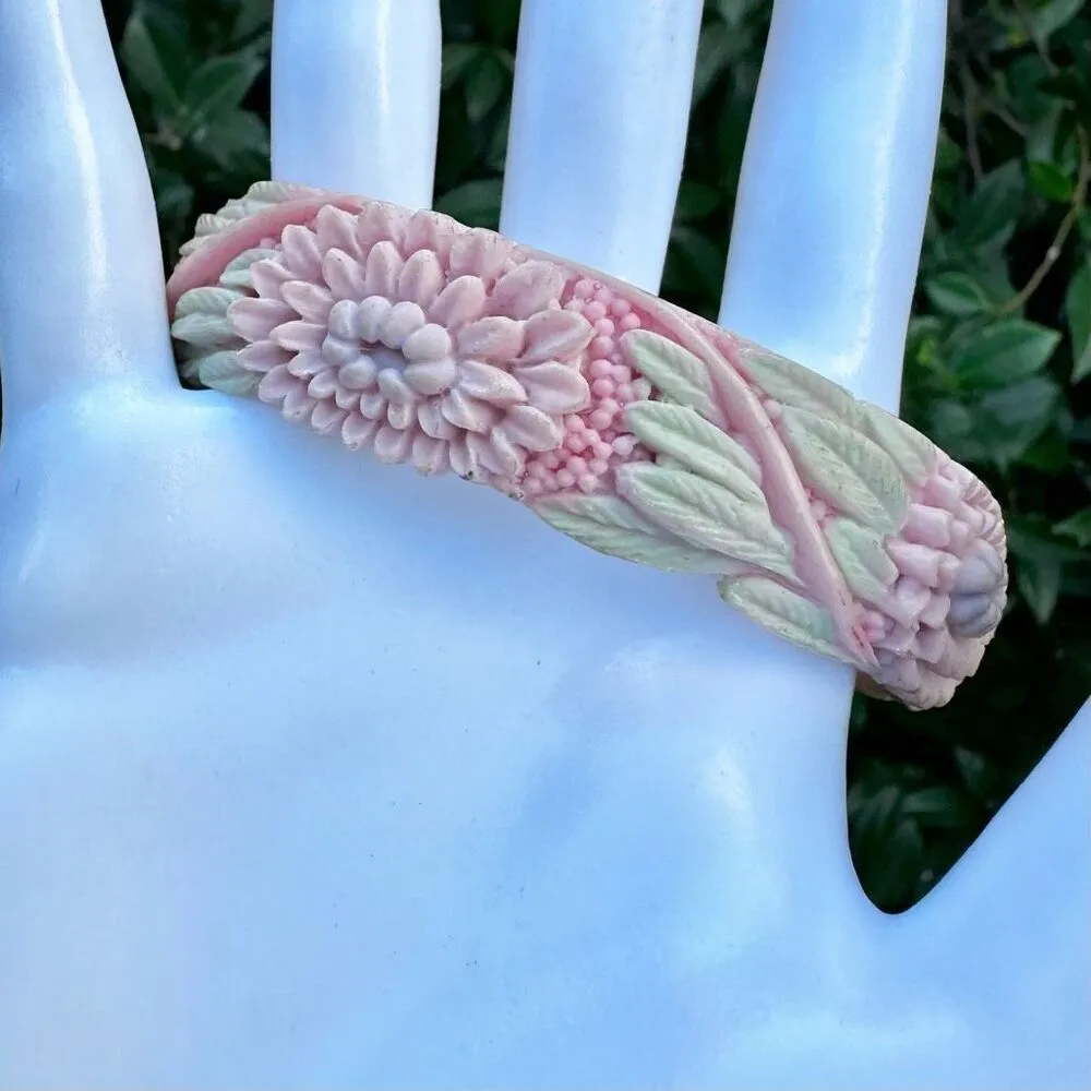 Retro Floral Carved Resin Bangle bracelet Pink and Green - Image 3