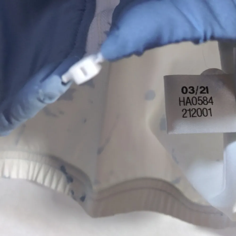 Adidas Women's Printed Primeblue Golf Jacket Size L - Image 11